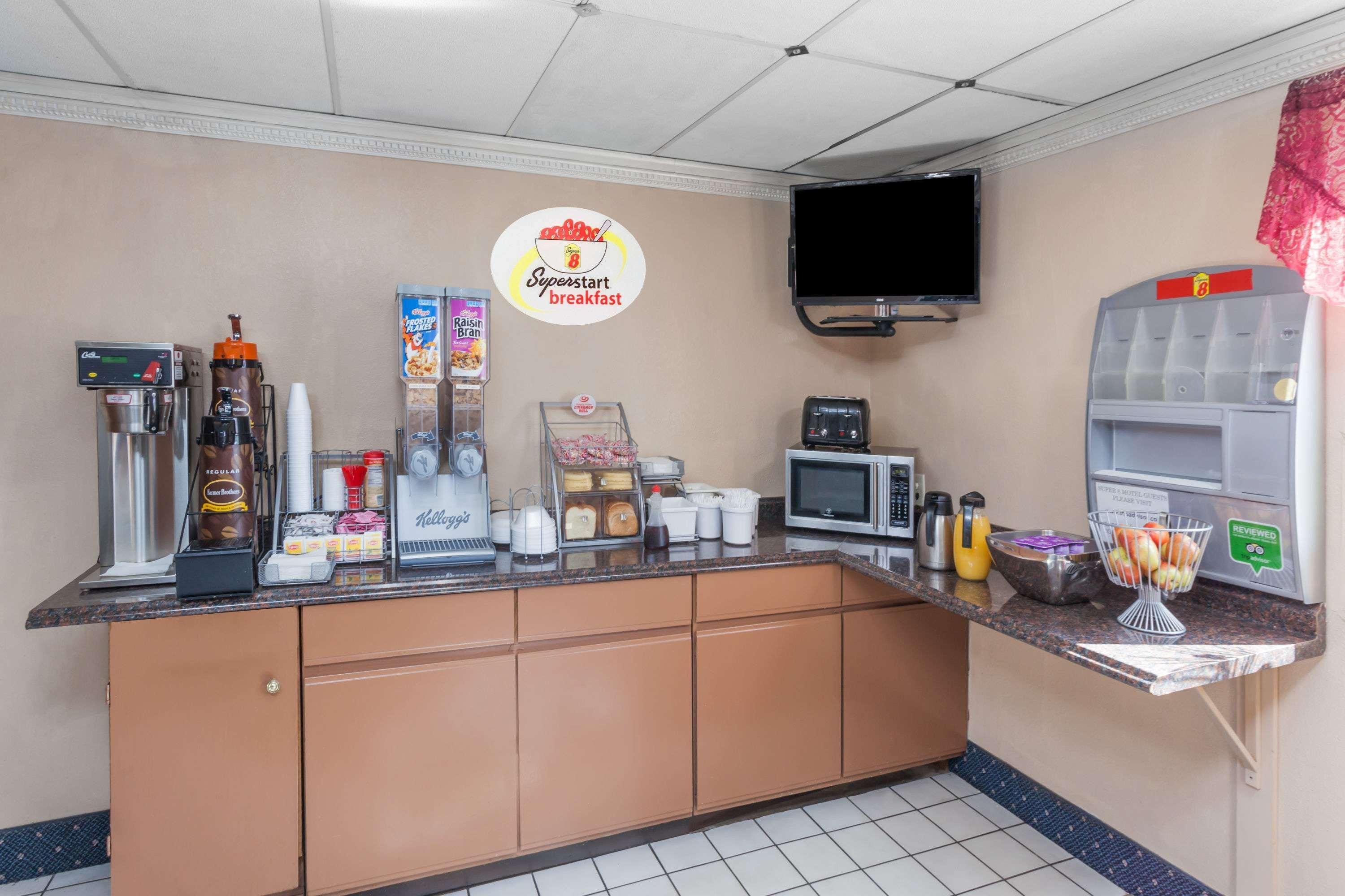 Super 8 By Wyndham Merrillville Exterior foto
